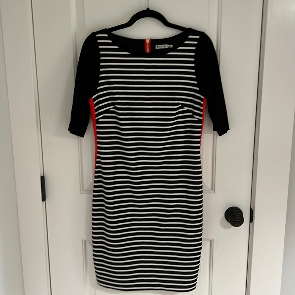 Eliza J B&W dress with red accents - size 8